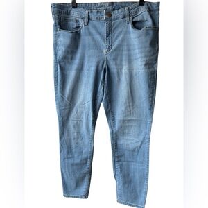 16 Universal Thread Mid-Rise Skinny Jeans – Size 16 / 33R – Sustainable Blend